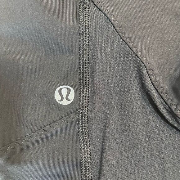 Lululemon Run Mod Moves Black cropped
Leggings size 4 - Picture 7 of 8